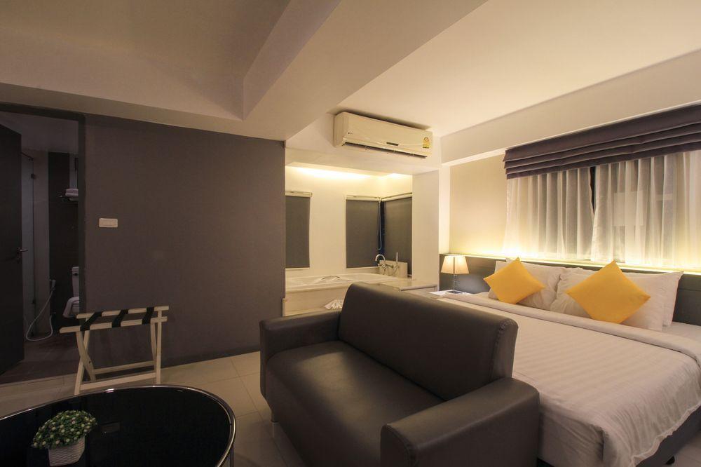 Myhotel Cmyk@Ratchada Bangkok Exteriér fotografie